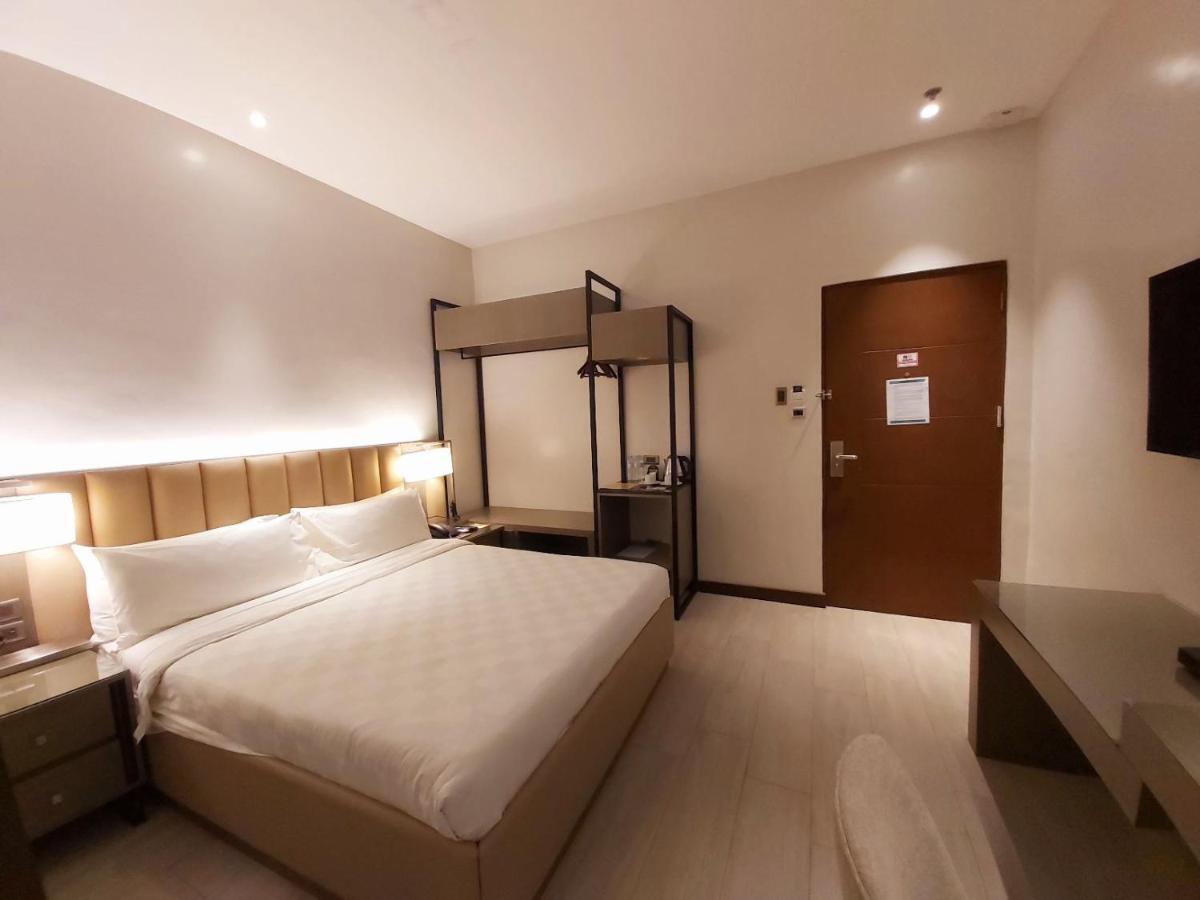 Avenue Suites Hotel And Spa Bacolod Eksteriør bilde